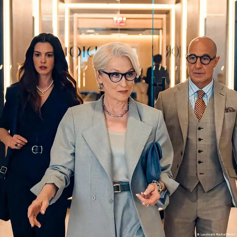 自嗨、恋痛？ 《穿 Prada 的女王 2 》再现时尚行业困境 ｜Lastmovie