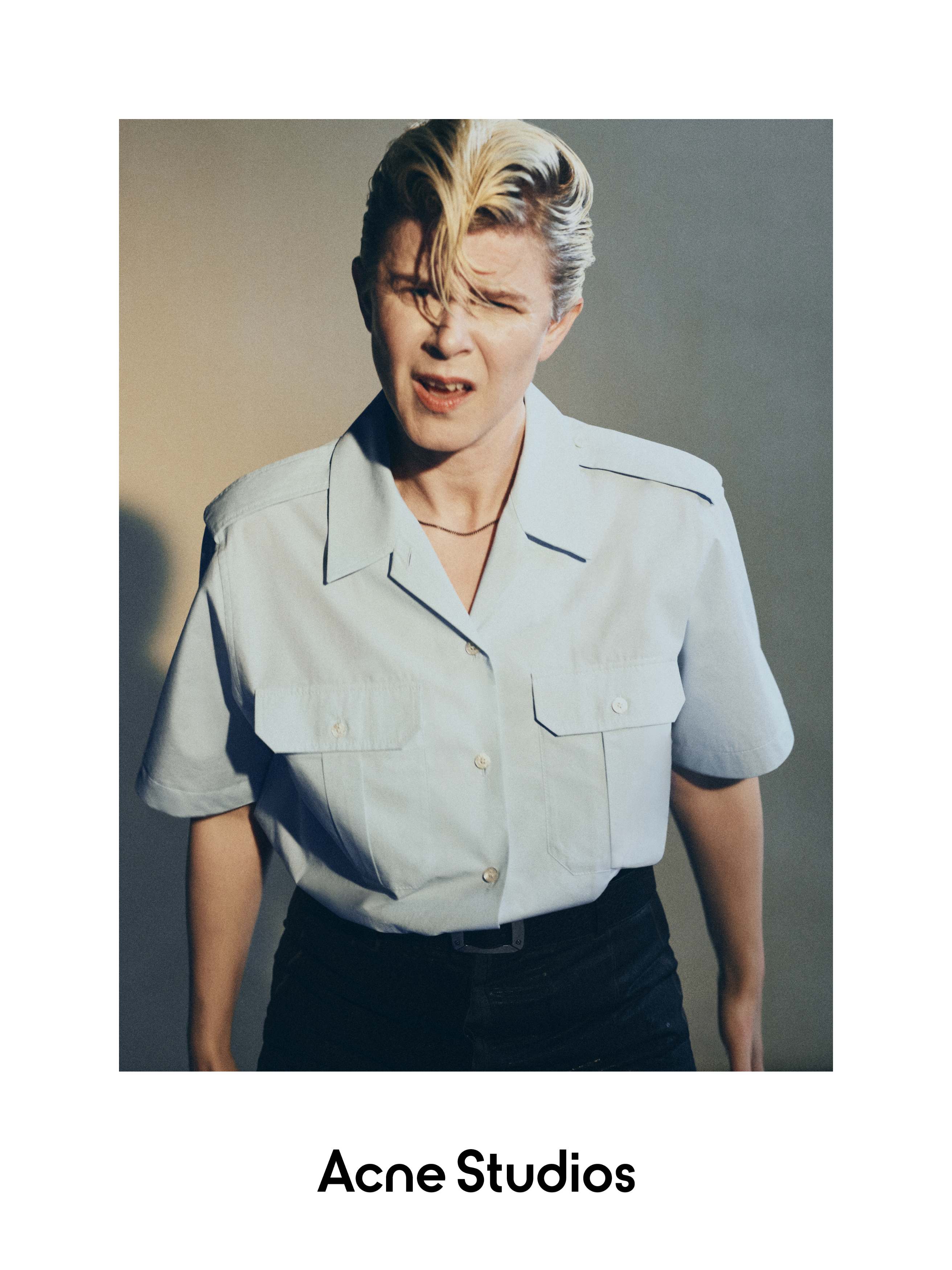 Robyn演绎Acne Studios 2026春夏系列广告大片