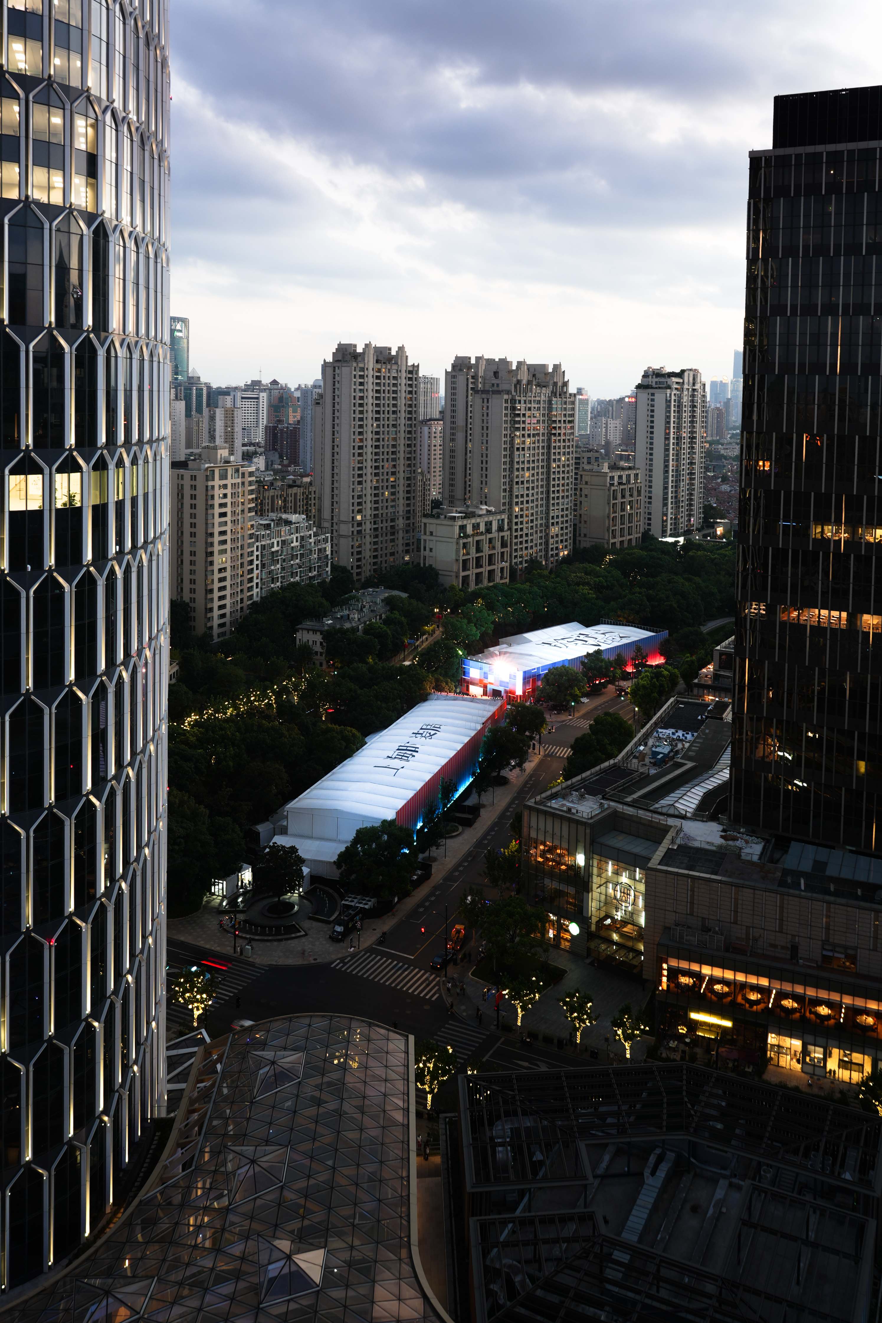 设级而上,在 2026 秋冬上海时装周看见向上的力量 |Lastscoops