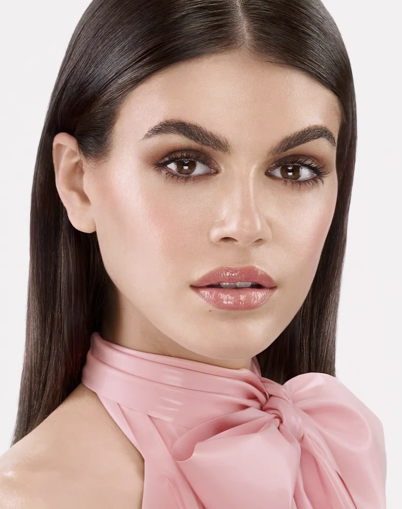 Kaia Gerber  成为NARS新代言人