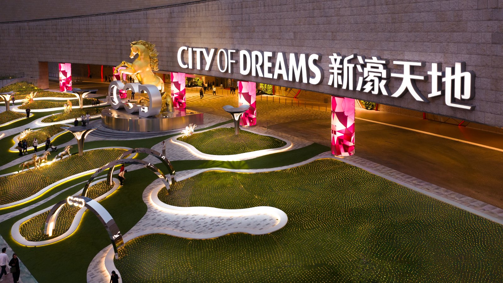 澳门新濠天地“策马奔腾迎新春”庆祝活动隆重启幕
骏马昂首启新岁 多元感官共贺丙午新春